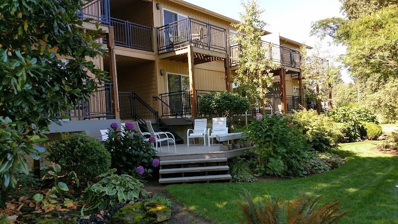 Lewis River Inn